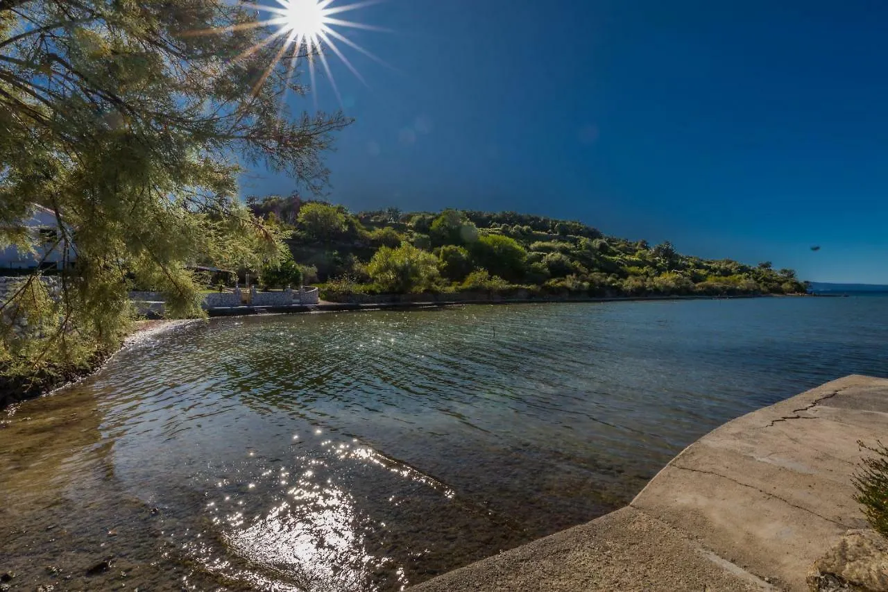 Villa Rossa Apartments Кампор