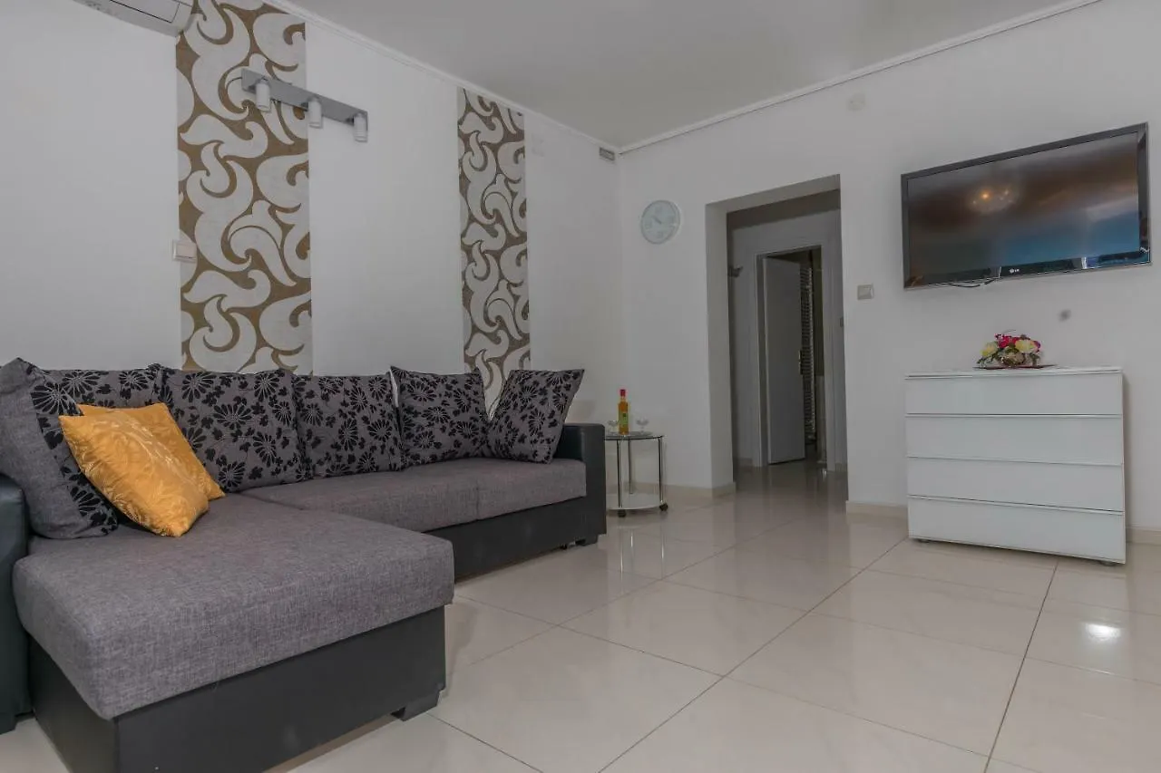 Villa Rossa Apartments Kampor 0*,