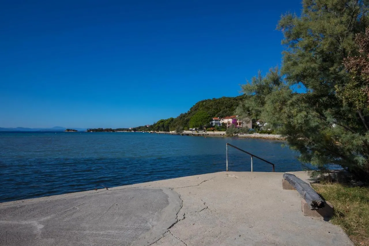 Villa Rossa Apartments Kampor